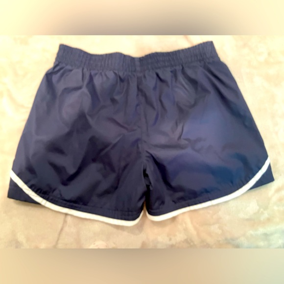 NEW YORK YANKEES SWIM TRUNKS/SHORTS MLB GENUINE MERCHANDISE SIZE L (10-12). EUC. - Picture 2 of 5